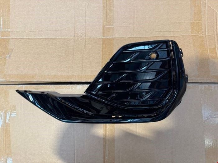 ÖN TAMPON IZGARASI SOL A3 2024- resmi